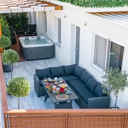 Acropolis Divine Penthouse Apartment *
